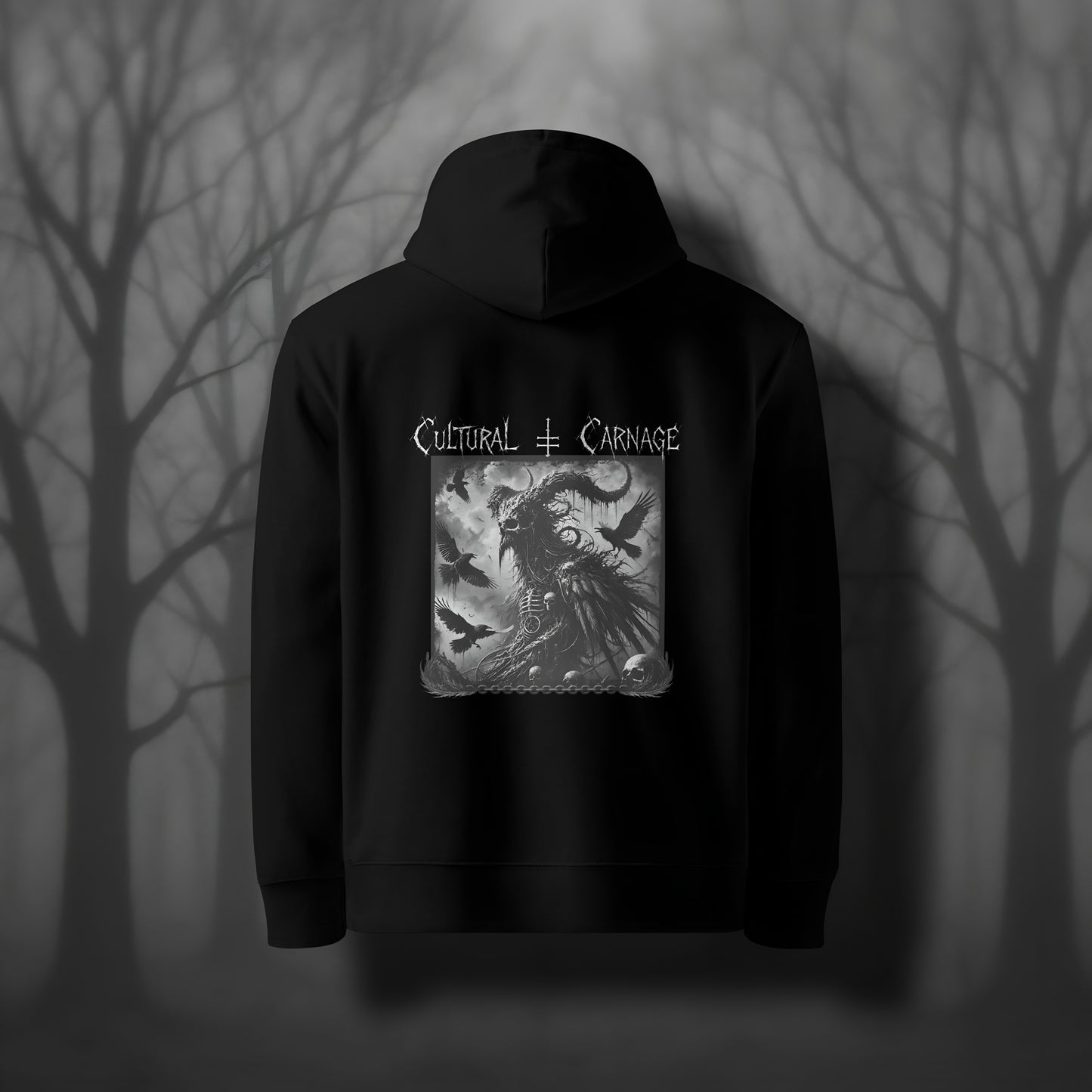 Schwarzer Gothic Hoodie mit düsterem Backprint: vogelartiger, gehörnter Dämon im Mantel, umgeben von fliegenden Raben, Schädel im Vordergrund; weißer Schriftzug "Cultural Carnage" darüber