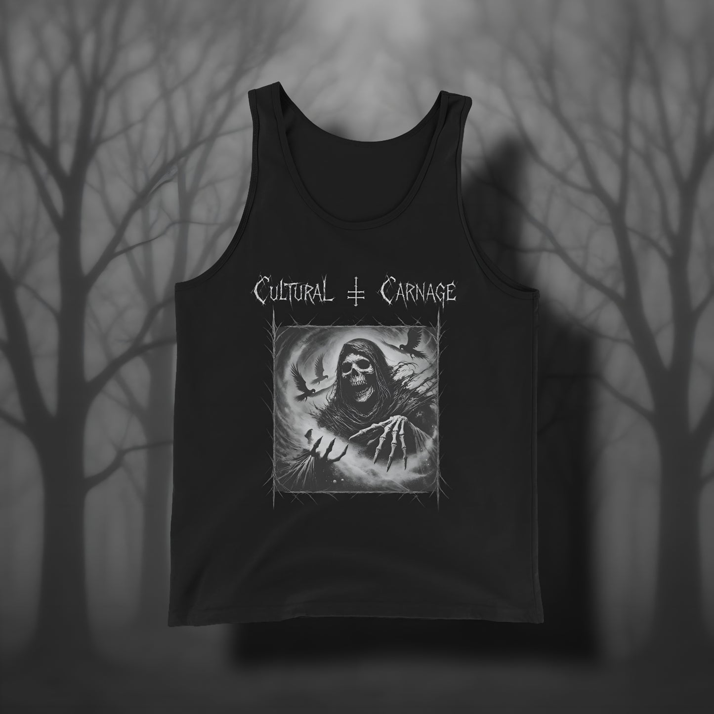 Schwarzes Gothic Tanktop mit düsterem Frontprint: geisterhafte Sandmann-Gestalt mit Kapuze und knöchernen Händen, umgeben von Raben, Mond und Dornenrahmen. Weißer Schriftzug "Cultural Carnage" darüber