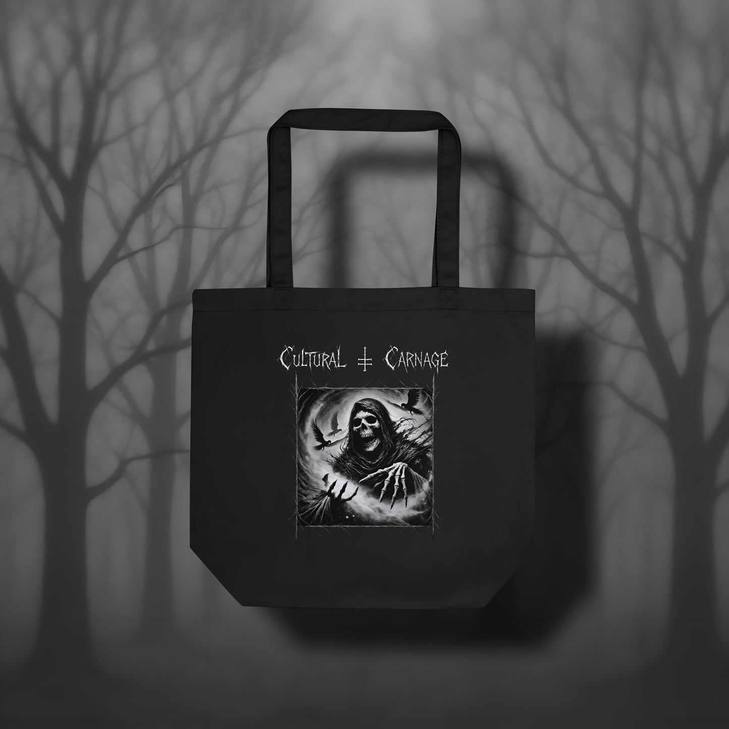 Schwarze Stofftasche mit düsterem Print: geisterhafte Sandmann-Gestalt mit Kapuze und knöchernen Händen, umgeben von Raben, Mond und Dornenrahmen; weißer Schriftzug "Cultural Carnage" darüber