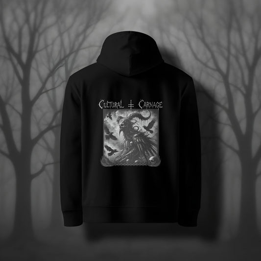 Schwarzer Gothic Hoodie mit düsterem Backprint: vogelartiger, gehörnter Dämon im Mantel, umgeben von fliegenden Raben, Schädel im Vordergrund; weißer Schriftzug "Cultural Carnage" darüber