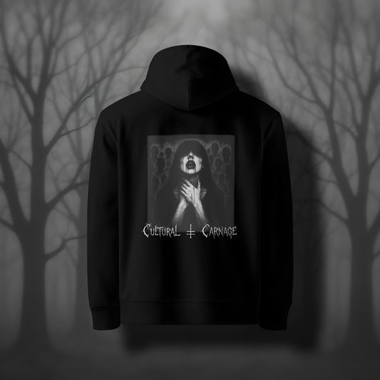 Schwarzer Gothic Hoodie mit düsterem Backprint: Frau mit langen, dunklen Haaren und blutigem Mund, die sich den Hals hält, im Hintergrund schemenhafte Menschenmengen; weißer Schriftzug "Cultural Carnage" darunter