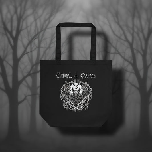 Schwarze Stofftasche mit düsterem Print: dämonische Fledermaus, eingerahmt von ornamentalen Mustern, weitere Silhouetten von Fledermäusen im Vollmondlicht; weißer Schriftzug "Cultural Carnage" darüber
