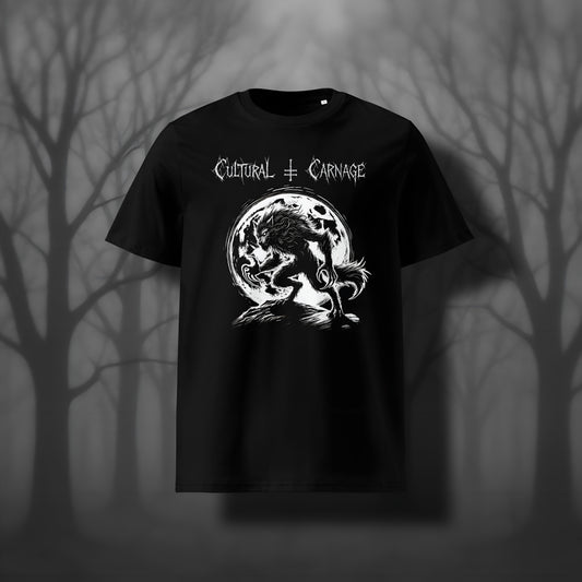 Schwarzes Unisex Gothic T-Shirt mit düsterem Frontprint: furchteinflößender Werwolf mit gesträubtem Fell vor großem, vollmondbeleuchtetem Hintergrund. Weißer Schriftzug "Cultural Carnage" darüber