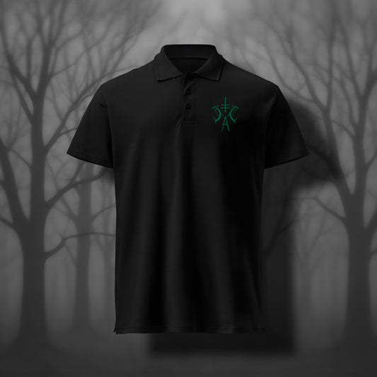 Schwarzes Polo-Shirt mit dunkelgrünem, gesticktem Cultural Carnage Apparel Brustlogo - Klassisches Polo-Shirt im Gothic Dark Art Style