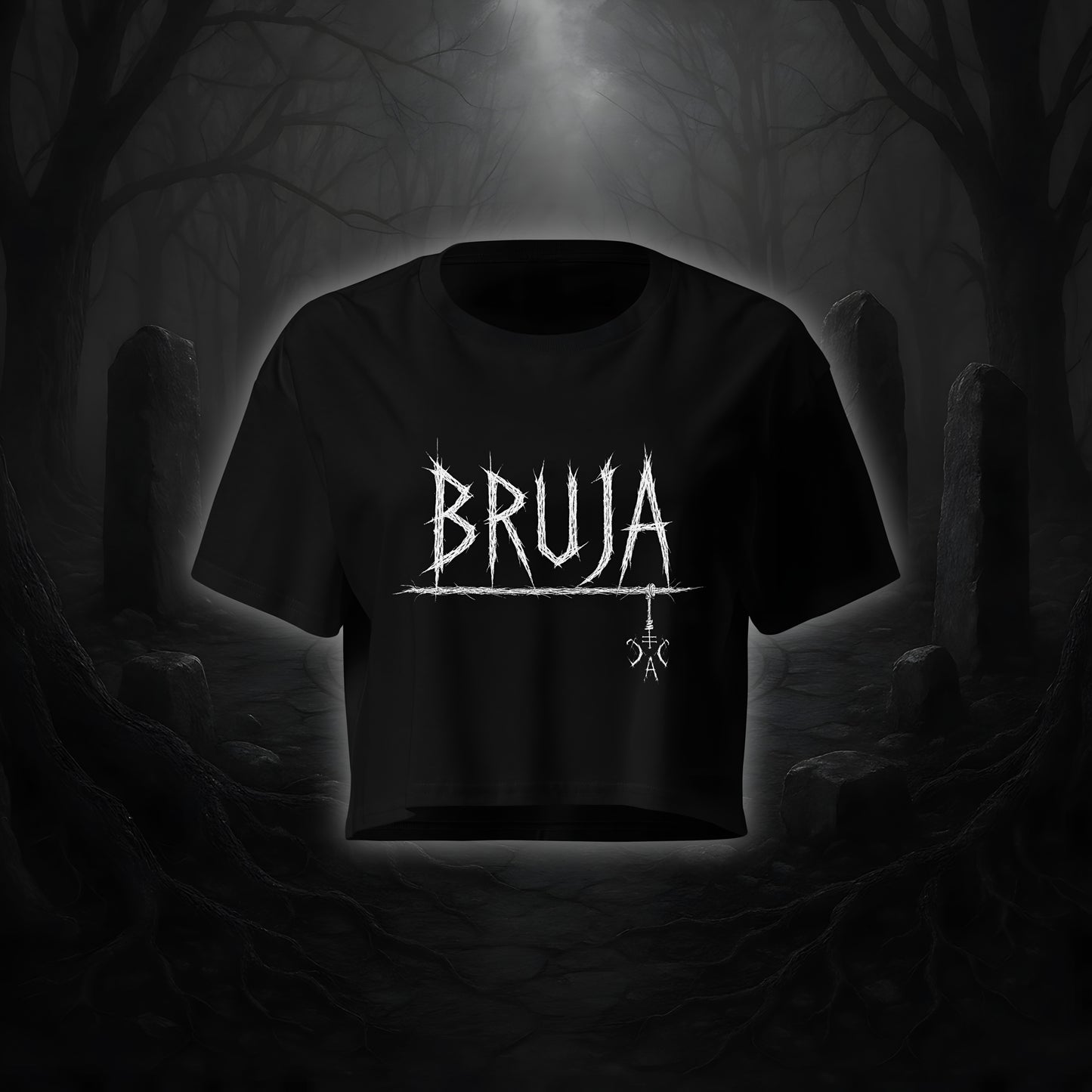 Schwarzes Crop Top mit weißem Cultural Carnage Statement „BRUJA“ im Attitude-Design, lockere Passform und Drop Shoulders.