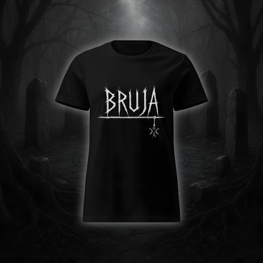 Schwarzes tailliertes Damen-T-Shirt mit weißem Cultural Carnage Statement „BRUJA“ im Attitude-Design, 100 % Baumwolle, taillierter Schnitt.
