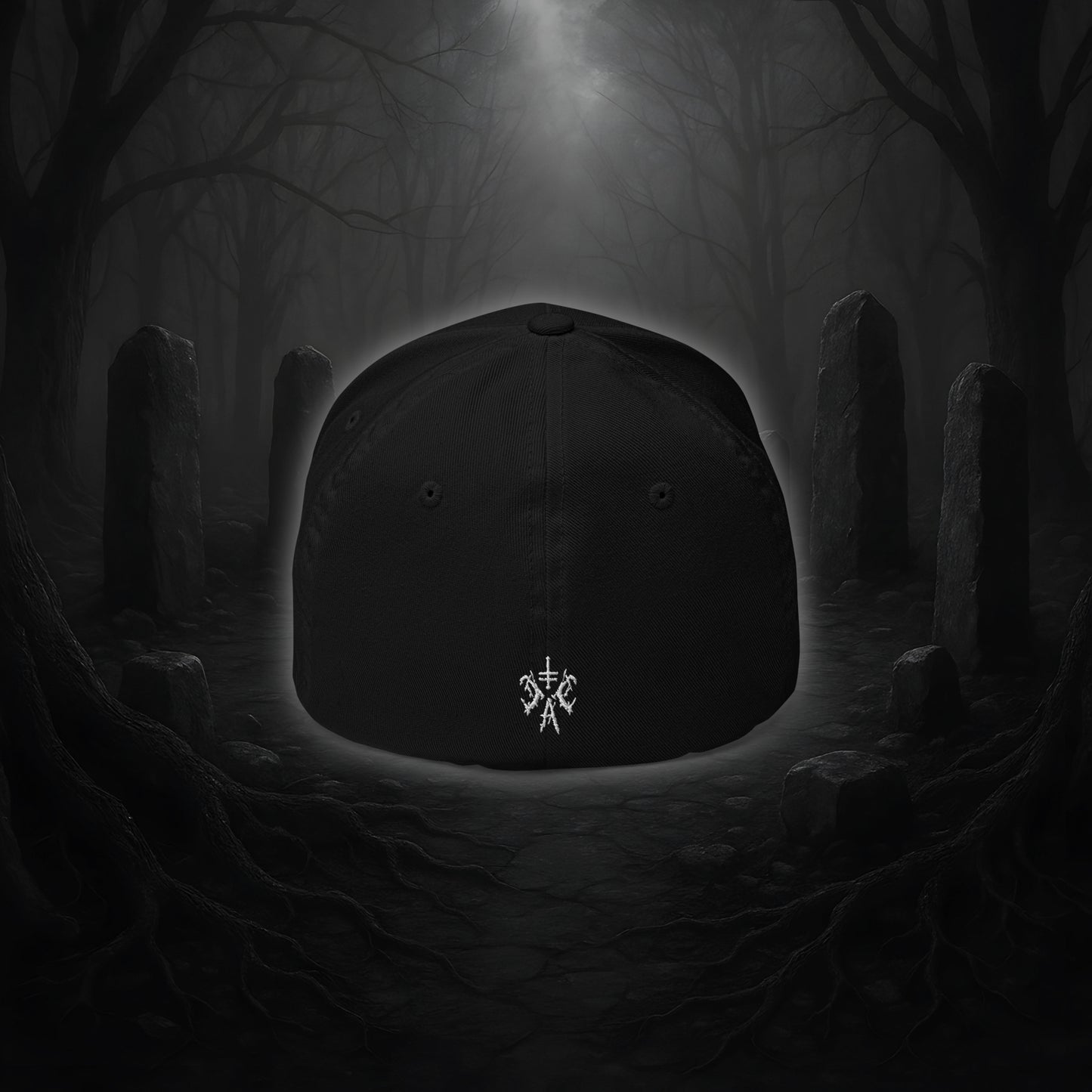 Flexfit Cap TOXIC von Cultural Carnage in Schwarz mit silberner Schirmunterseite, 6-Panel-Struktur und elastischem Stretch-Band.