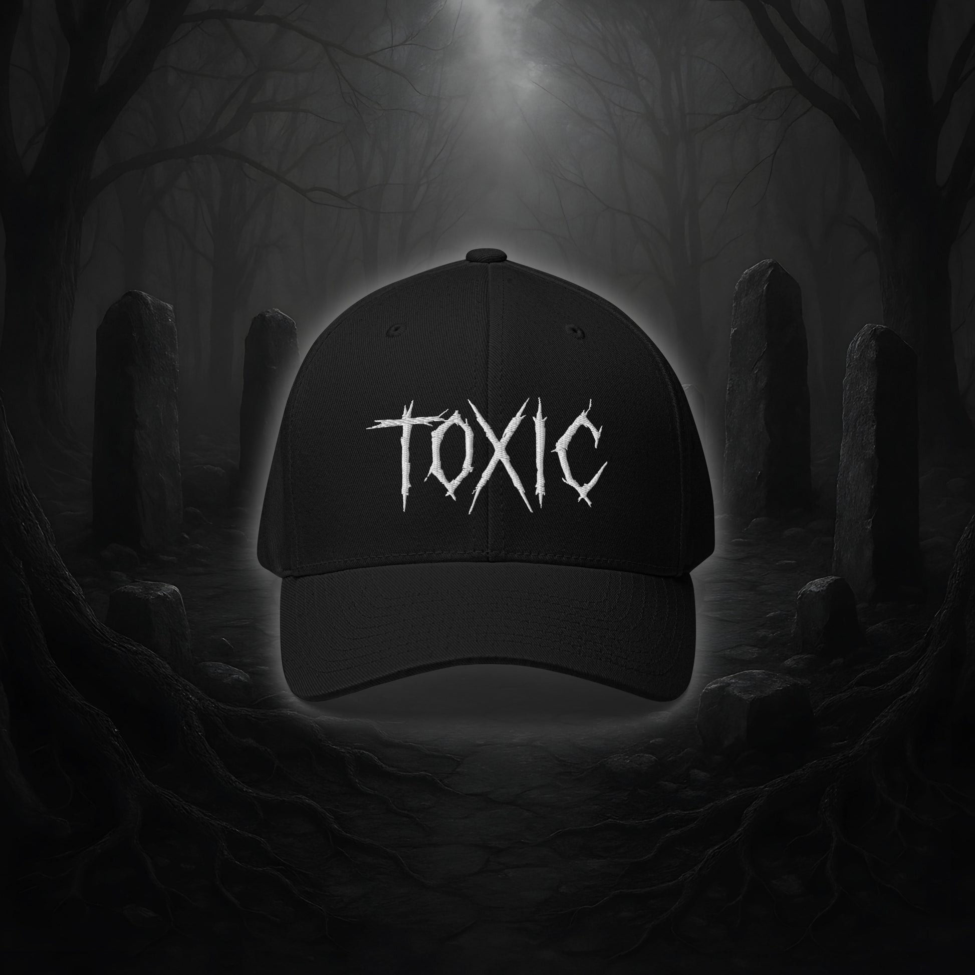 Flexfit Cap TOXIC von Cultural Carnage in Schwarz mit silberner Schirmunterseite, 6-Panel-Struktur und elastischem Stretch-Band.