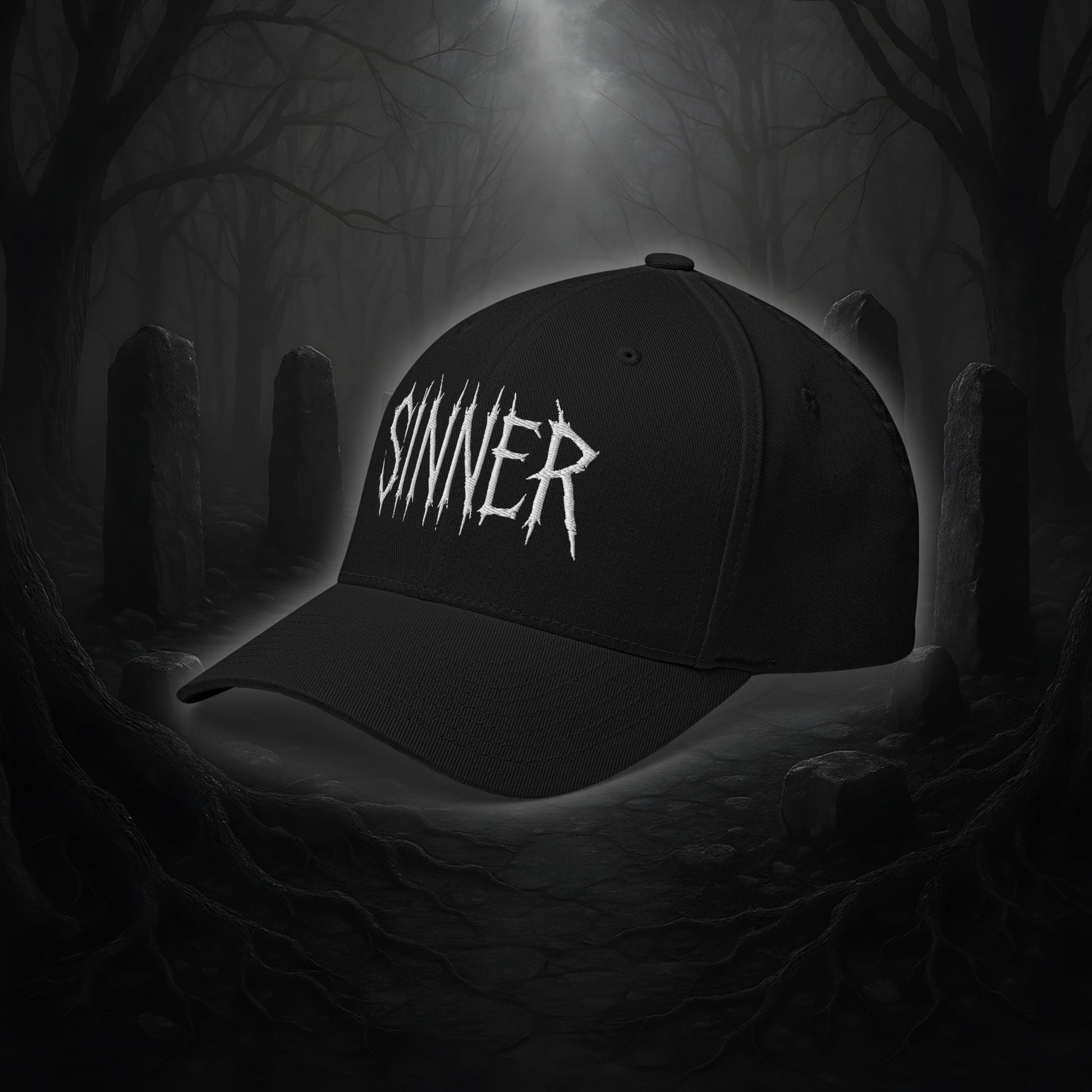 Flexfit Cap SINNER von Cultural Carnage in Schwarz mit silberner Schirmunterseite, 6-Panel-Struktur und elastischem Stretch-Band.