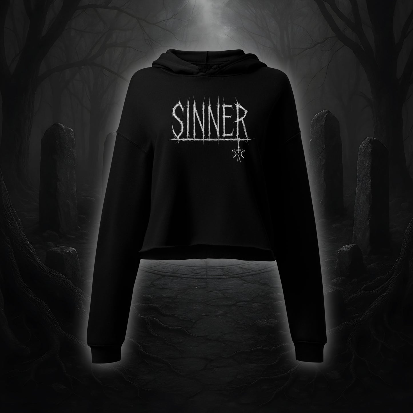 Schwarzer Crop Hoodie mit weißem Cultural Carnage Statement „SINNER“ im Attitude-Design