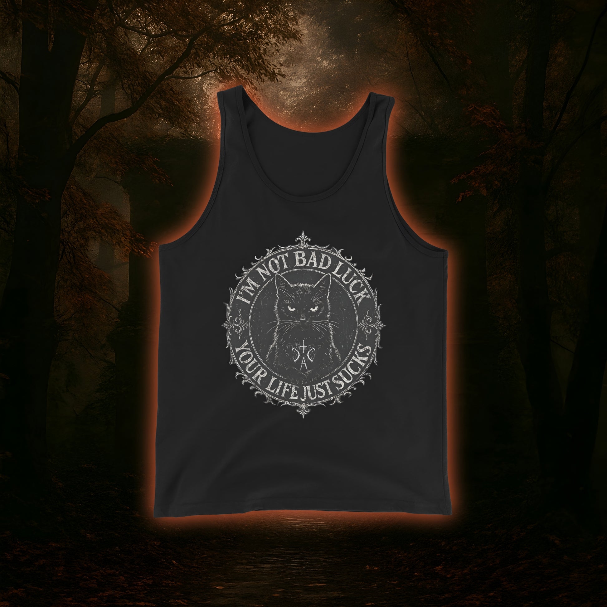 Schwarzes Tanktop mit großem Frontprint. Eine schwarze Katze mit gotischem Rahmen und Statement "I'm not bad luck - your life just sucks".